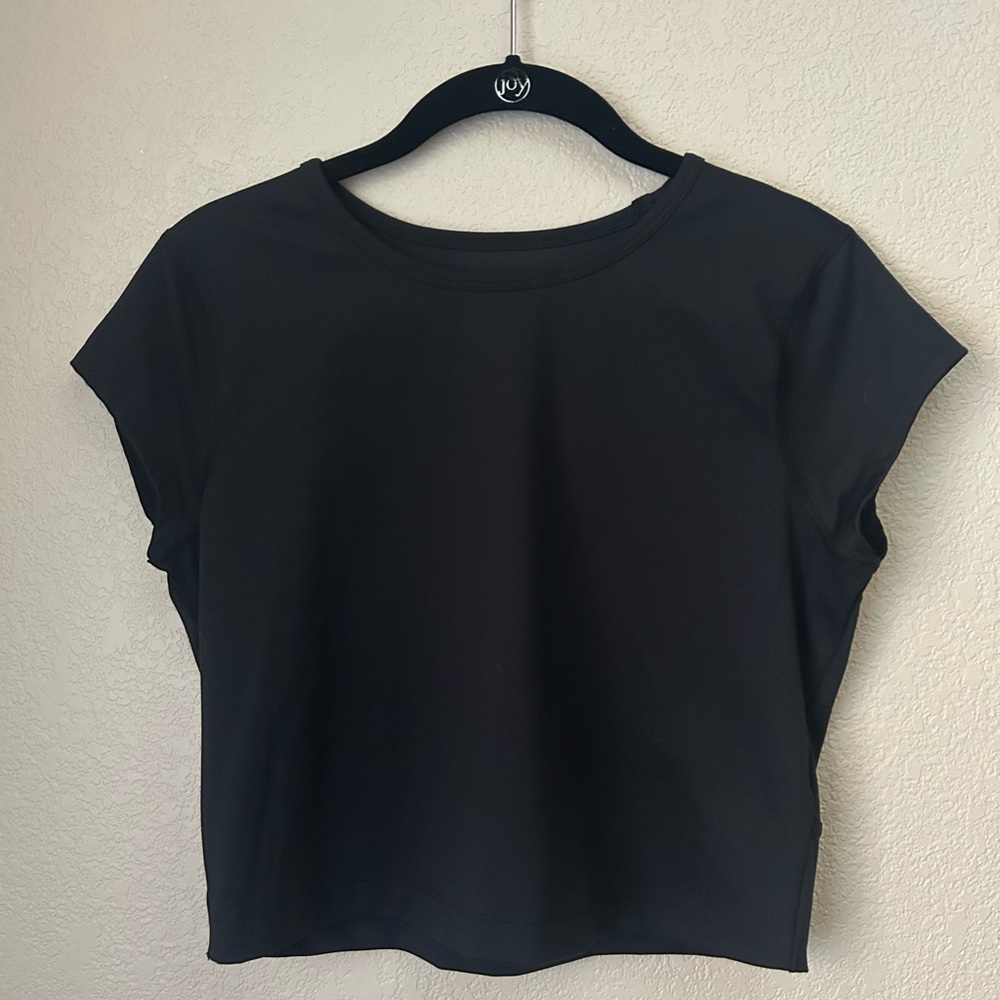 Old Navy Powersoft Black Short Sleeve Crewneck Cropped Tee with Back Cutout